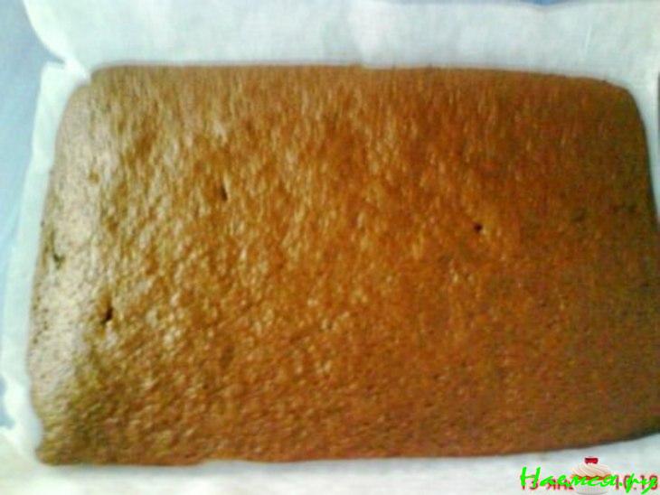 Шоколадное пирожное с желейной прослойкой Шоколадное пирожное с желейной прослойкой