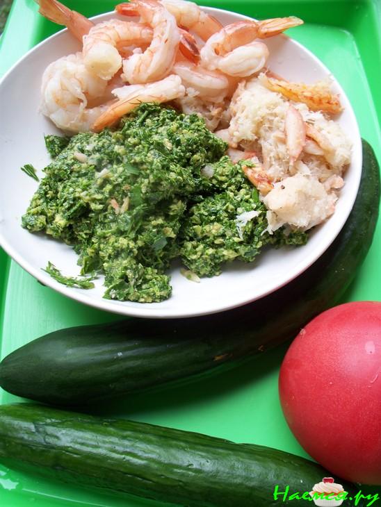 Салат с креветками и крабовым мясом