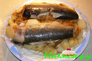 Горбуша на овощной подушке (в кулинарном рукаве)