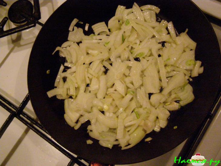 Рыбка с овощами под соусом