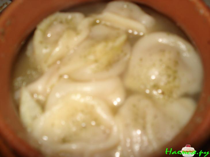 Пельмени в бульоне