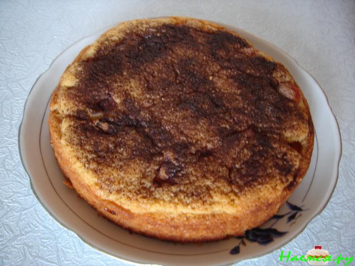 Абрикосовый пирог с какао-посыпкой