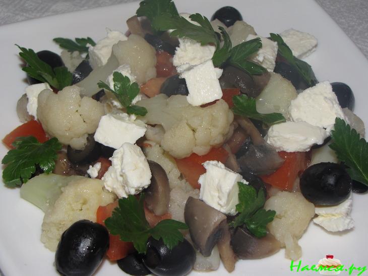 Салатик с цветной капусткой и брынзой