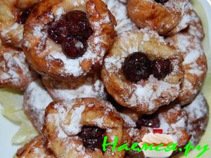 Пончики с вишней