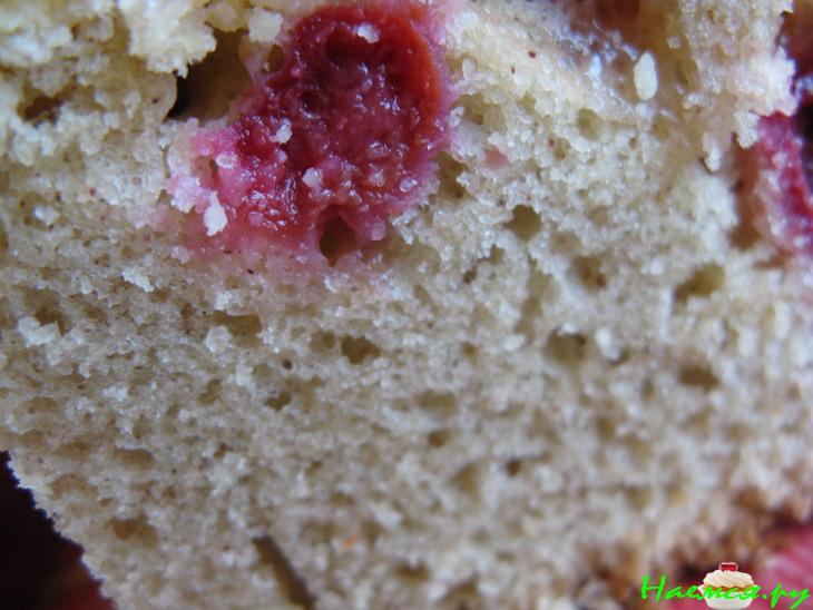 Пирог на газировке с вишней и посыпкой 'Штрейзель'