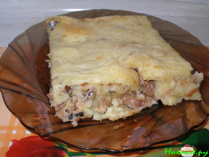 Рыбный пирог с консервированным тунцом на скорую руку