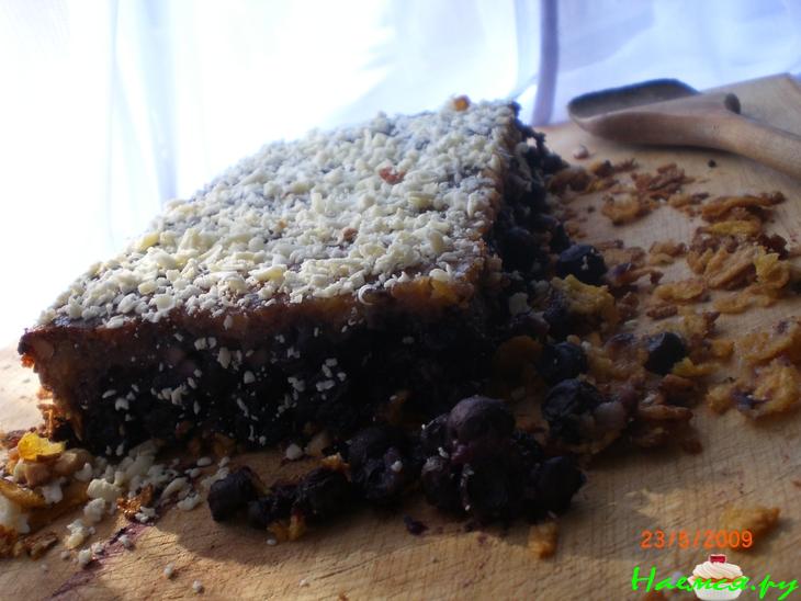 Ягодный пирог "Простой и Вкусный" с орехами и белым шоколадом Ягодный пирог "Простой и Вкусный" с орехами и белым шоколадом