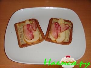 Бутерброды с грушей и беконом Бутерброды с грушей и беконом