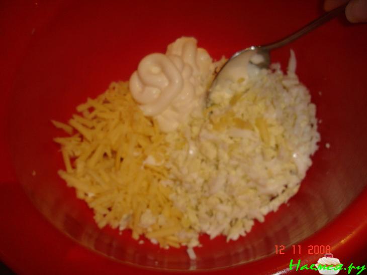 Рыбный пирог с консервированной сайрой