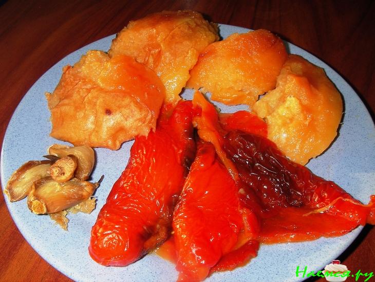 Тилапия запеченная с кабачками и соусом из айвы Тилапия запеченная с кабачками и соусом из айвы