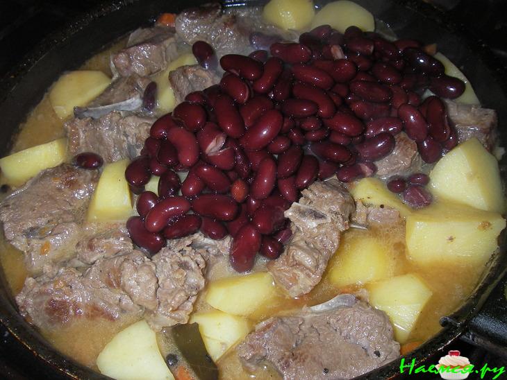 Рагу из баранины с фасолью и овощами