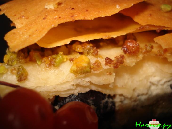 Пирог "Фило-ман" с начинкой из рикотты и фисташек