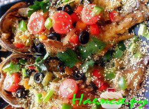 Рыба с помидорами черри и маслинами запеченная в духовке