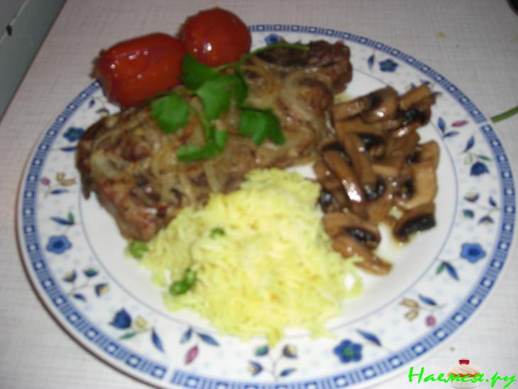 Свинина запеченная с грибами