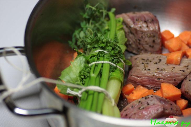 Борщъ изъ печеной свеклы съ виномъ