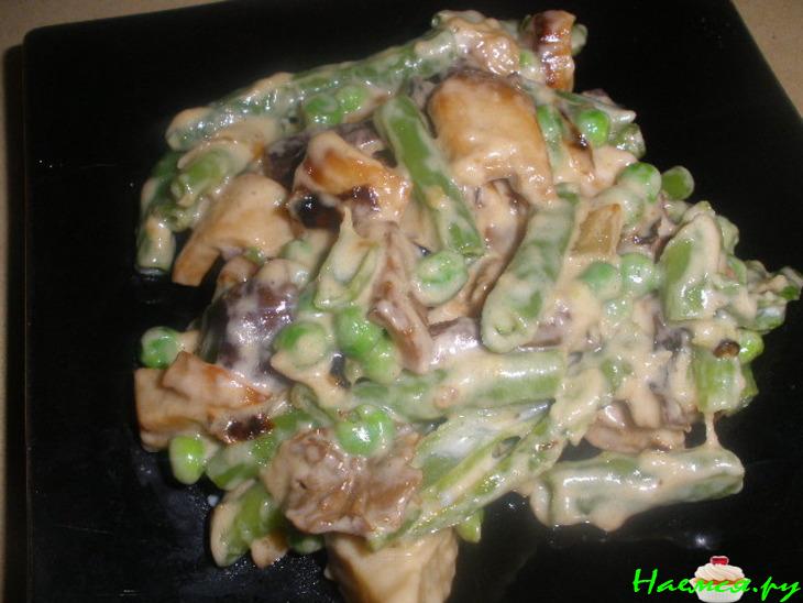 Стручковая фасоль, горошек и грибы в сливках - обалденный гарнир!