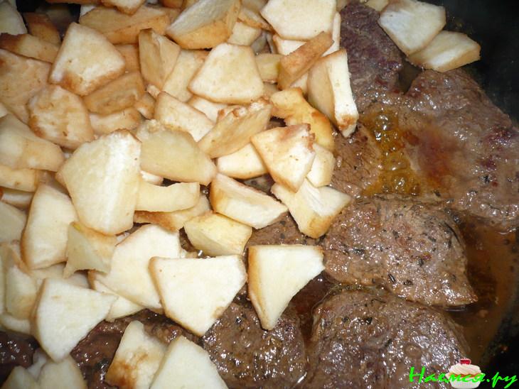 Говядина с айвой