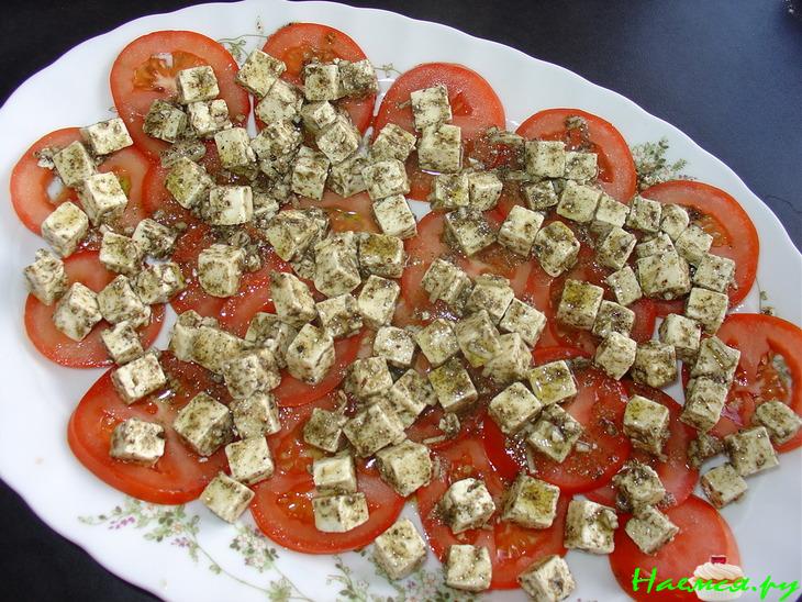 Manguschi &ndash; Лепёшки с фетой, пoмидорами и заатаром