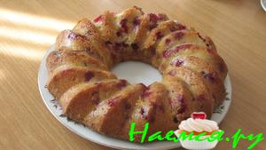 Кекс с брусникой