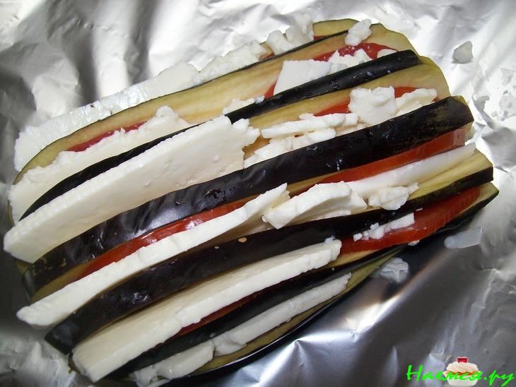 Баклажаны, запеченные с брынзой