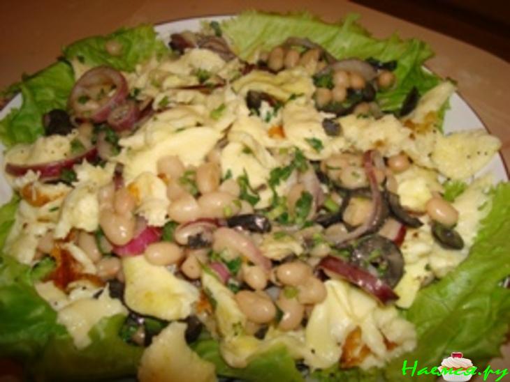 Салат с сулугуни и фасолью Салат с сулугуни и фасолью