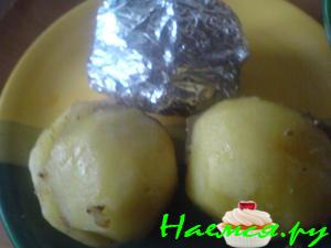 Картофель фаршированный, запеченный в фольге
