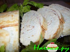 Рулет сырный с сельдереем
