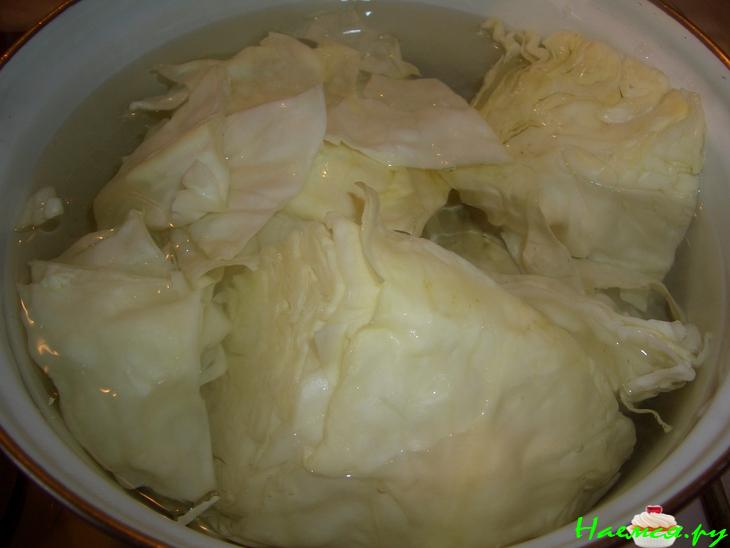 Запеканка с рыбой, картошкой и свежей капустой