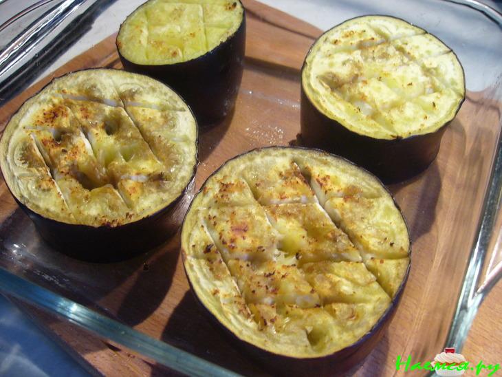 Яйца в баклажанах