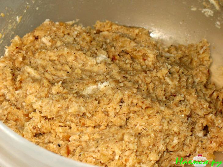 Курица с ореховой начинкой и сливово-вишнёвым соусом