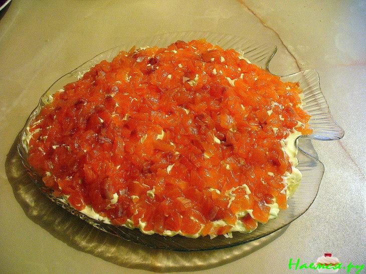 Салат "Одуванчик" с форелью Салат "Одуванчик" с форелью