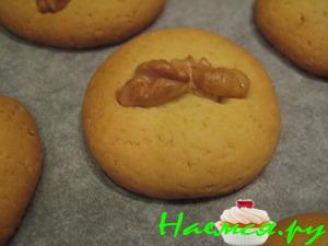 Песочное печенье с орешком