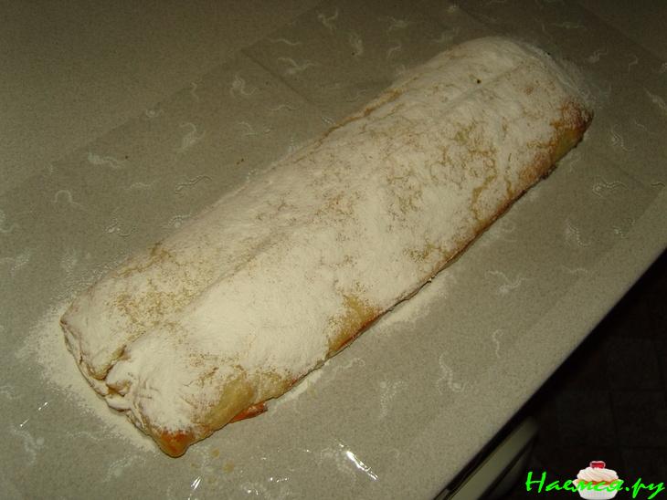 Слоенка с яблоками, изюмом и пудингом Слоенка с яблоками, изюмом и пудингом