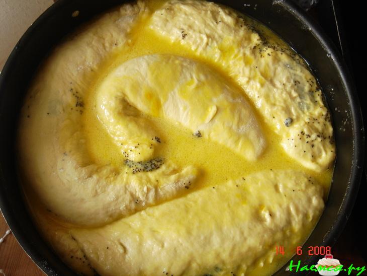 Рулет-пирог с маком с заливкой