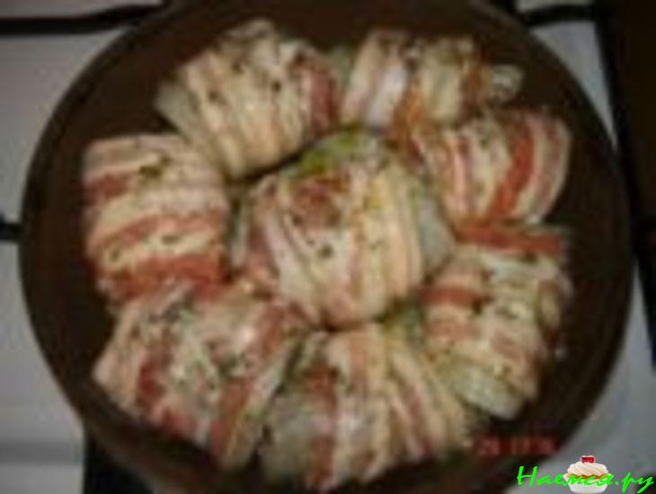 Окунь с грудинкой в духовке