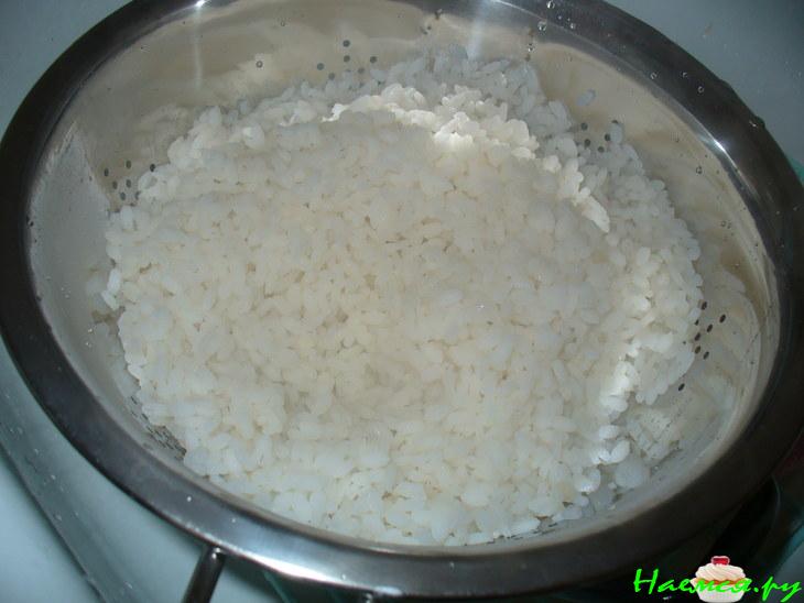 Плов с куриным филе, курагой, черносливом и изюмом