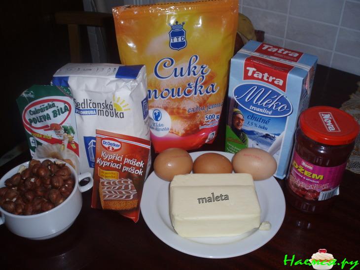 Лакомство из лесных орехов