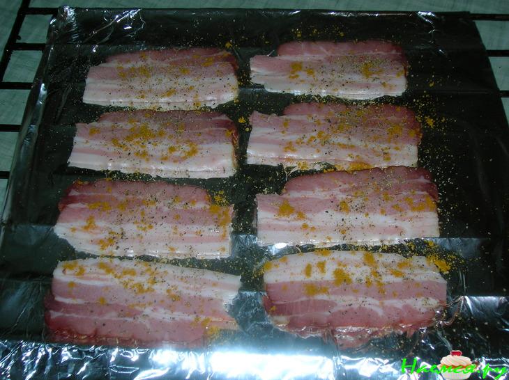 Запеченные яйца с беконом-карри Запеченные яйца с беконом-карри