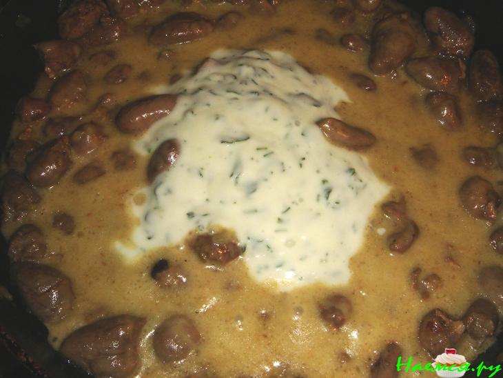 Куриные сердечки в сырном соусе Куриные сердечки в сырном соусе