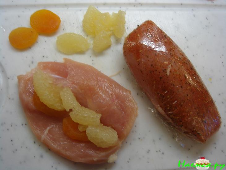 Куриная грудка, фаршированная свити и курагой, приготовленная на пару Куриная грудка, фаршированная свити и курагой, приготовленная на пару