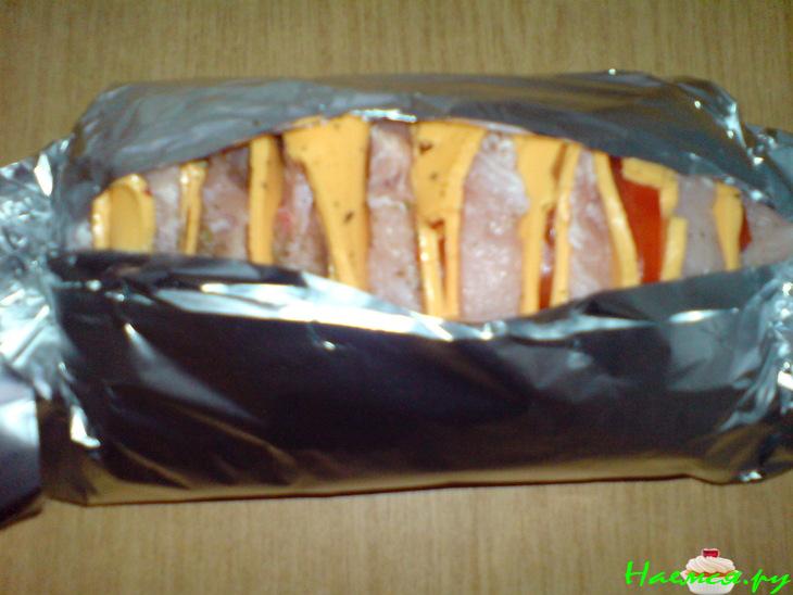 "Книжка" из свинины с плавленным сыром и помидорами "Книжка" из свинины с плавленным сыром и помидорами