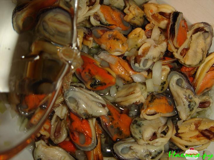 Мидии в шафрановом соусе