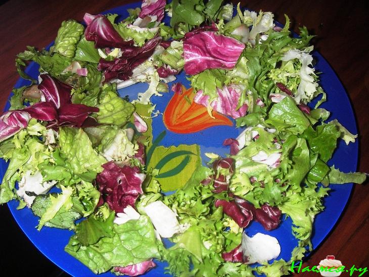 Куриный салат с опятами и заправкой из козьего сыра Куриный салат с опятами и заправкой из козьего сыра