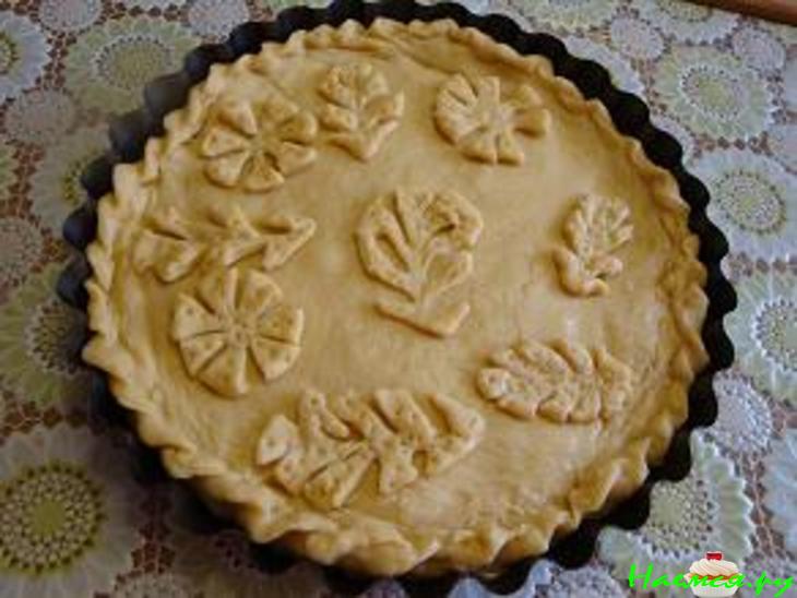 Пирог из дрожжевого теста (по-моему,слоеного, новый вариант)