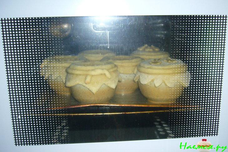 Жаркое в горшочках с рыбкой и грибами