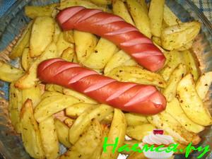 Картошка деревенская с сосисками Картошка деревенская с сосисками