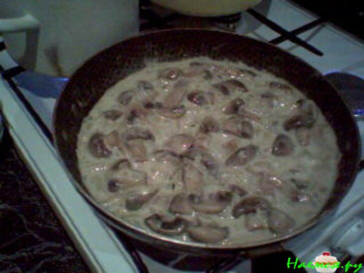 Спагетти с грибочками и сыром