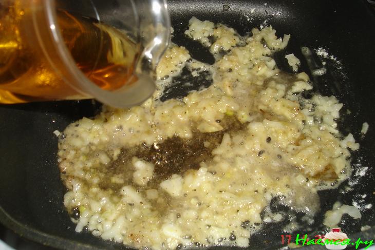 Фаршированный кальмар под соусом