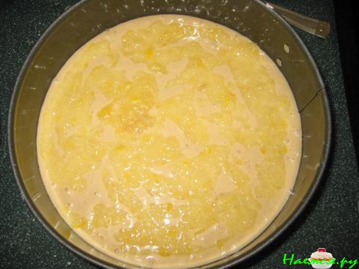 Мокрый банановый пирог с лимонным центром