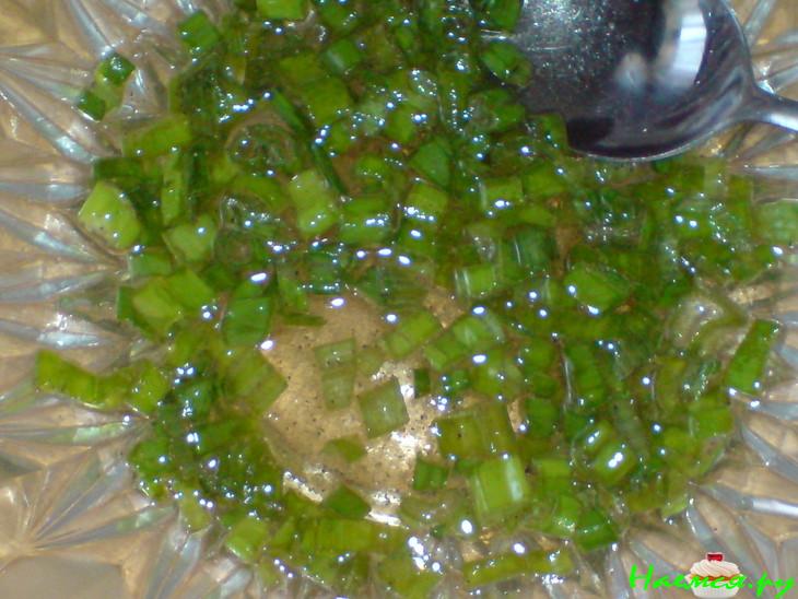 Салат из отварной рыбы и помидорок